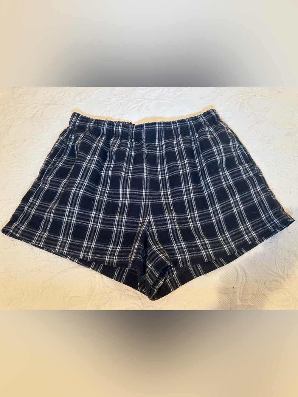 Black Plaid Pull On Women’s Shorts - Classic Casual W Pockets size L Well Worn